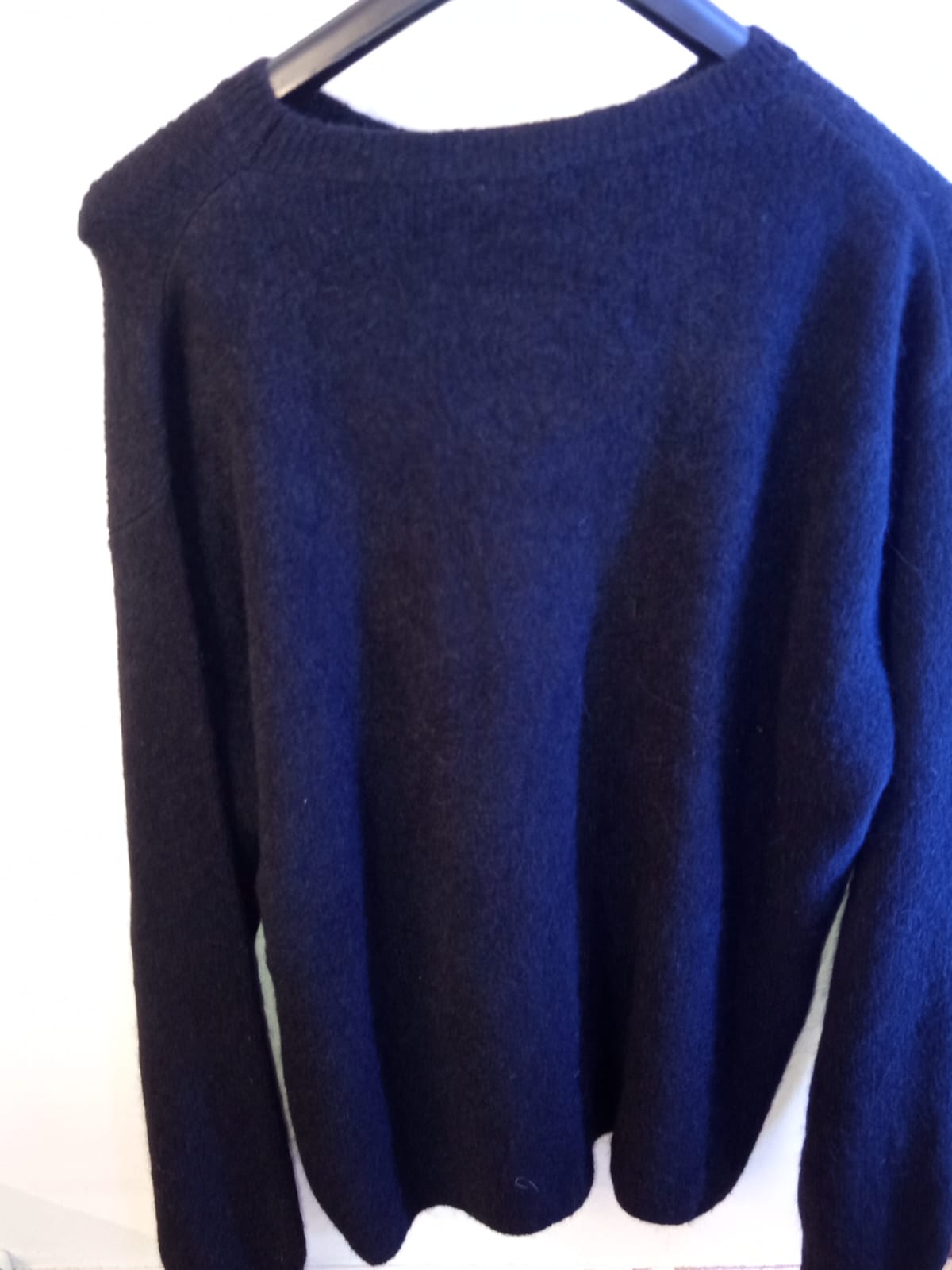 Morbidissimo maglione nero di lana merino e alpaca - immagine 3